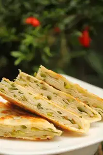 Thousand layer onion cake