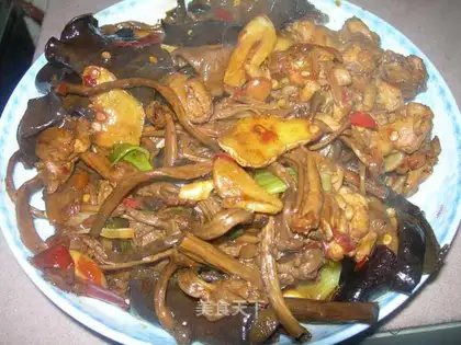 Roasted chicken with tea tree mushroom