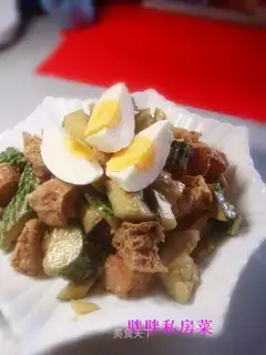 Mixed cucumber with fried dough sticks