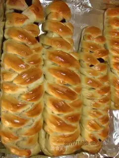 Purple sweet potato bread