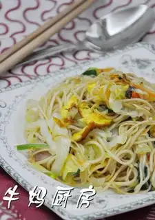 assorted fried noodles