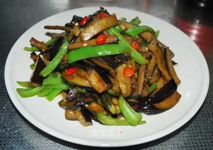 stir-fried eggplant strips with pepper