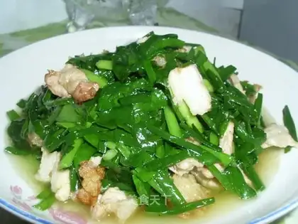 stir-fried pork with leeks