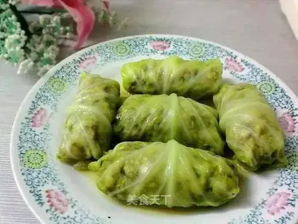 cabbage and mushroom meat roll