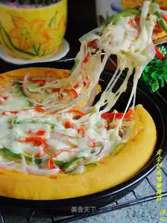 Chicken leg pizza with golden pancake