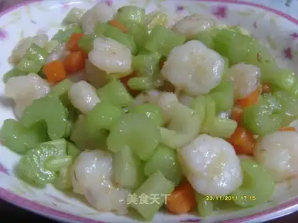 Shrimp with celery