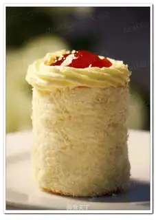 Coconut sandwich cake