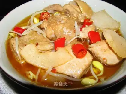 Sour bamboo shoots and papaya chicken
