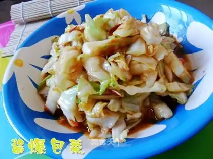 Sauteed cabbage in soy sauce