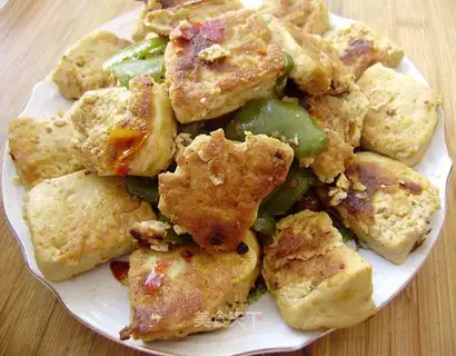 Braised tofu with pepper