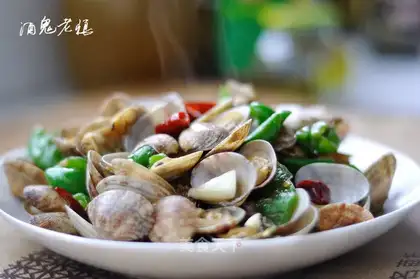 stir-fried clams with spicy sauce