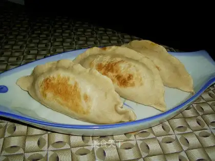 Fried dumplings with shredded radish