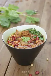 Beef brisket hot and sour noodles