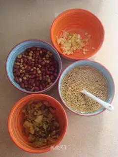 Stir shredded lettuce