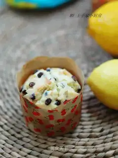 Honey bean muffin cake with lemon juice