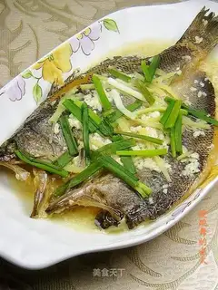 Steamed wine brewed yellow croaker