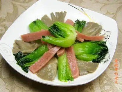 stir-fried vegetables with mushroom square sausage