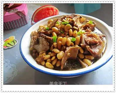 Stewed Pipa Bone with Soybean