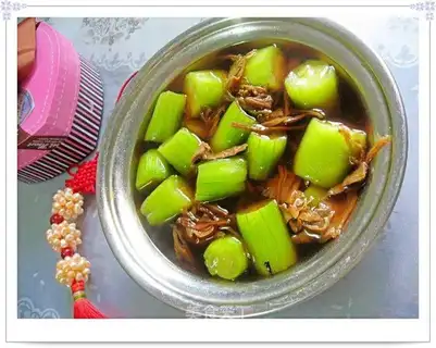 Moldy dried vegetables and loofah soup