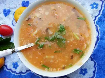 Tomato and horseshoe fresh meat soup