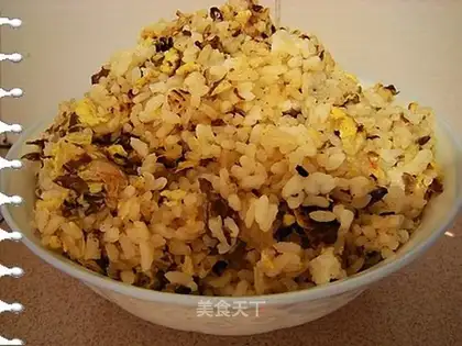 Fried rice with kimchi, onion and egg