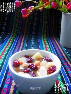Red dates, mountain lotus and grape porridge