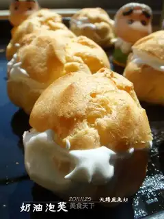 cream puffs