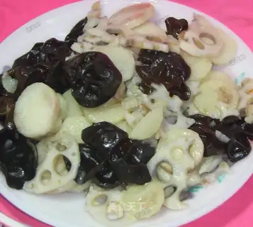 Stir fried yam and lotus root with fungus