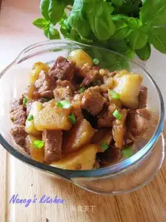 Pork shoulder pork with potatoes