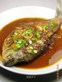 Braised bream fish with bean paste in red oil