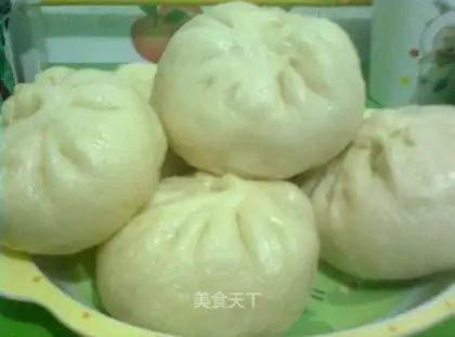 White radish pork steamed buns