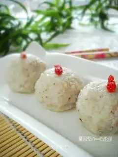 Steamed lotus root meatballs
