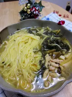 Shredded Pork Noodles with Vegetables