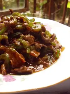 stir-fried pork heart with persimmon