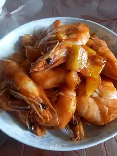 Pineapple and shrimp