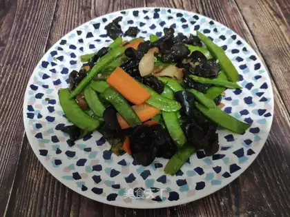 Dutch bean ear fried meat