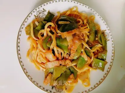 Home version of the bean horn noodles