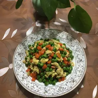 Egg carrots, sweet peas