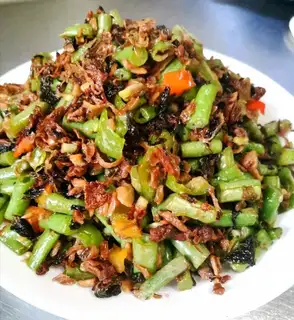Pickles, fried beans