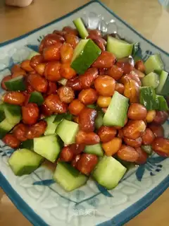 Old vinegar peanuts