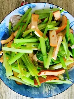 Celery fried dry