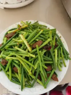 Sand and garlic steak