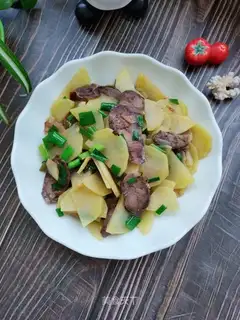 Sausage potato chips