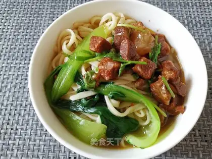 Red beef noodles