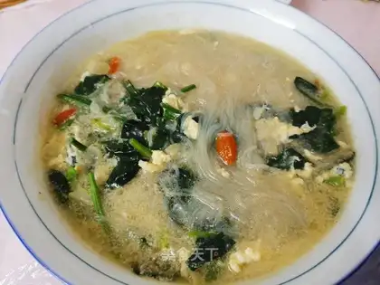 Spinach egg fan soup