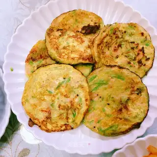 Shrimp omelet