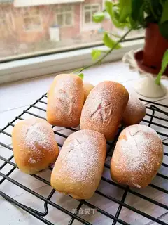 Blueberry jam bread
