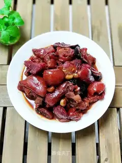 Red pig feet