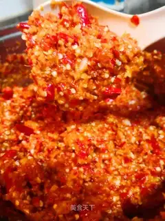 Homemade garlic sauce