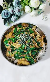 Creamed egg noodles